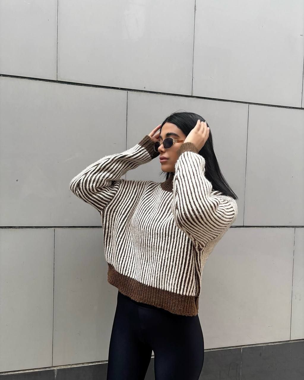 بافت راه راه قهوه ای کرم یقه گرد زنانه