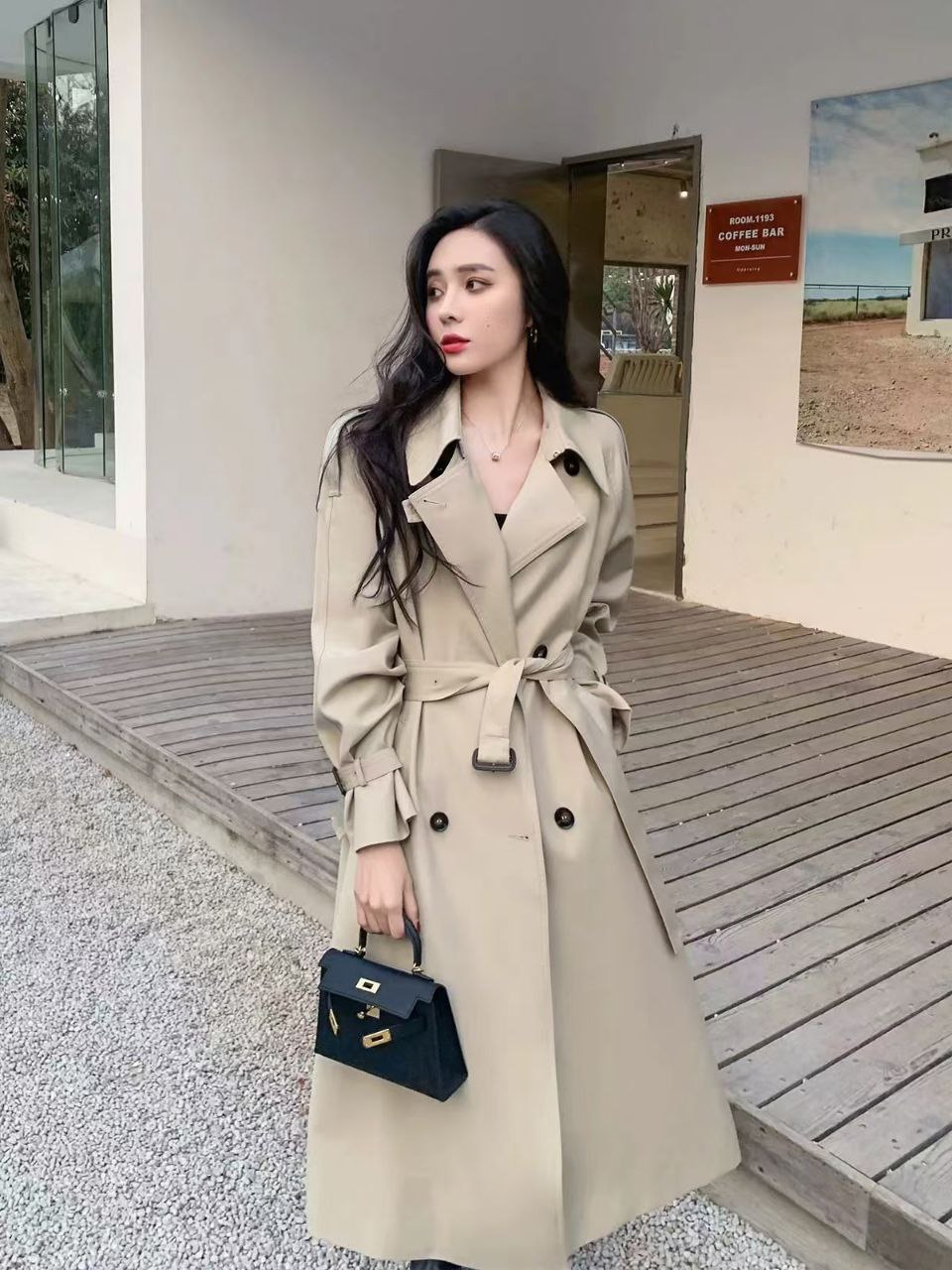 بارانی بلند زنانه مدل classic _شیک و کاربردی برای روزهای بارانی